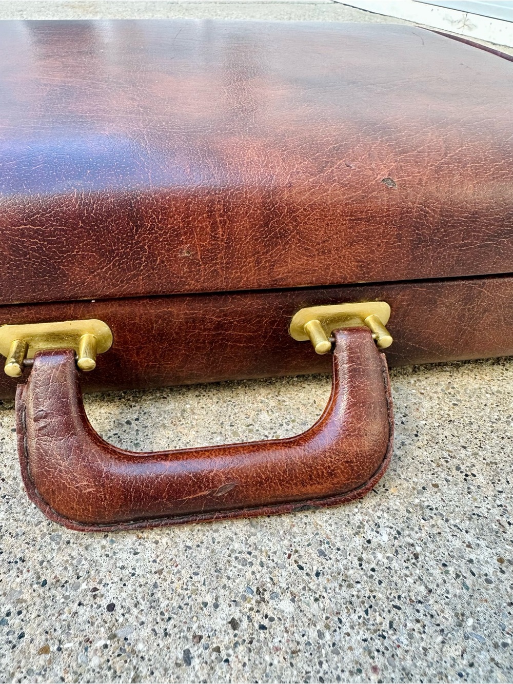 Vintage Classic Marbled Brown Leather Attaché Briefcase for Men, Hard Suitcase - Picture 13 of 16